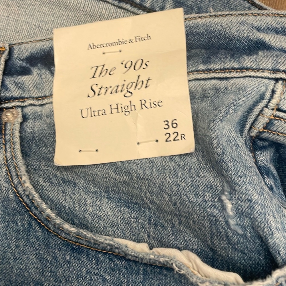 A&F 90’s Straight High Rise Medium Wash Jeans - Picture 2 of 6